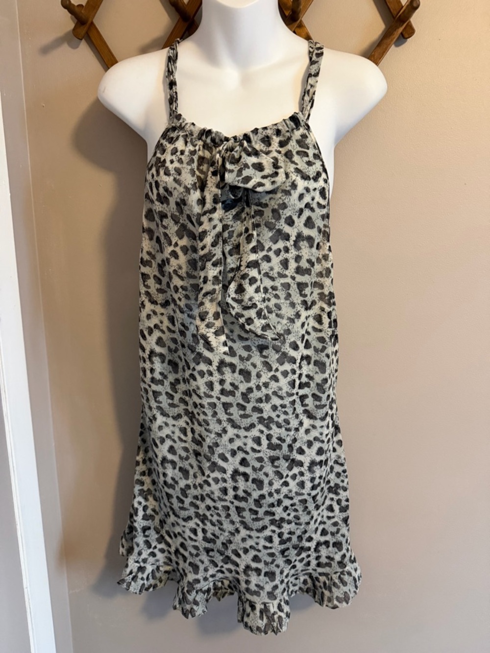 la Vie en Rose Leopard Print Ruffle Hem sheer Nightie Medium